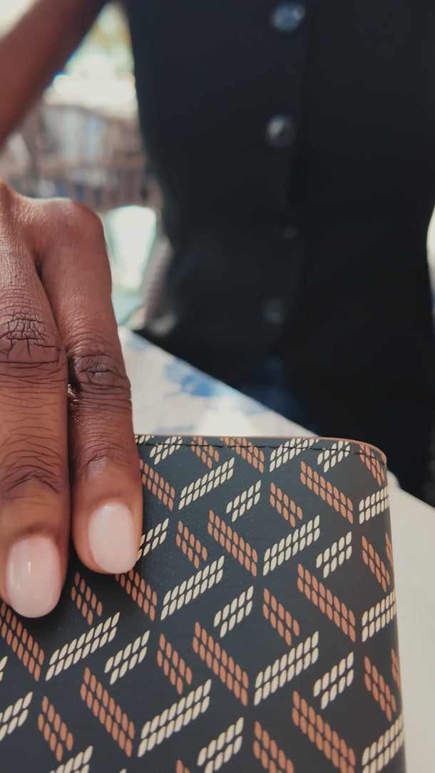 #color_miar-black-tan